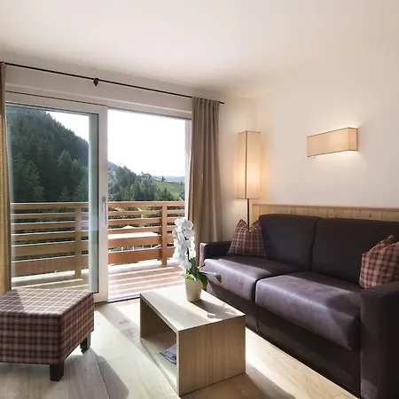 Hotel Comploj Wolkenstein in Gröden Zimmer foto